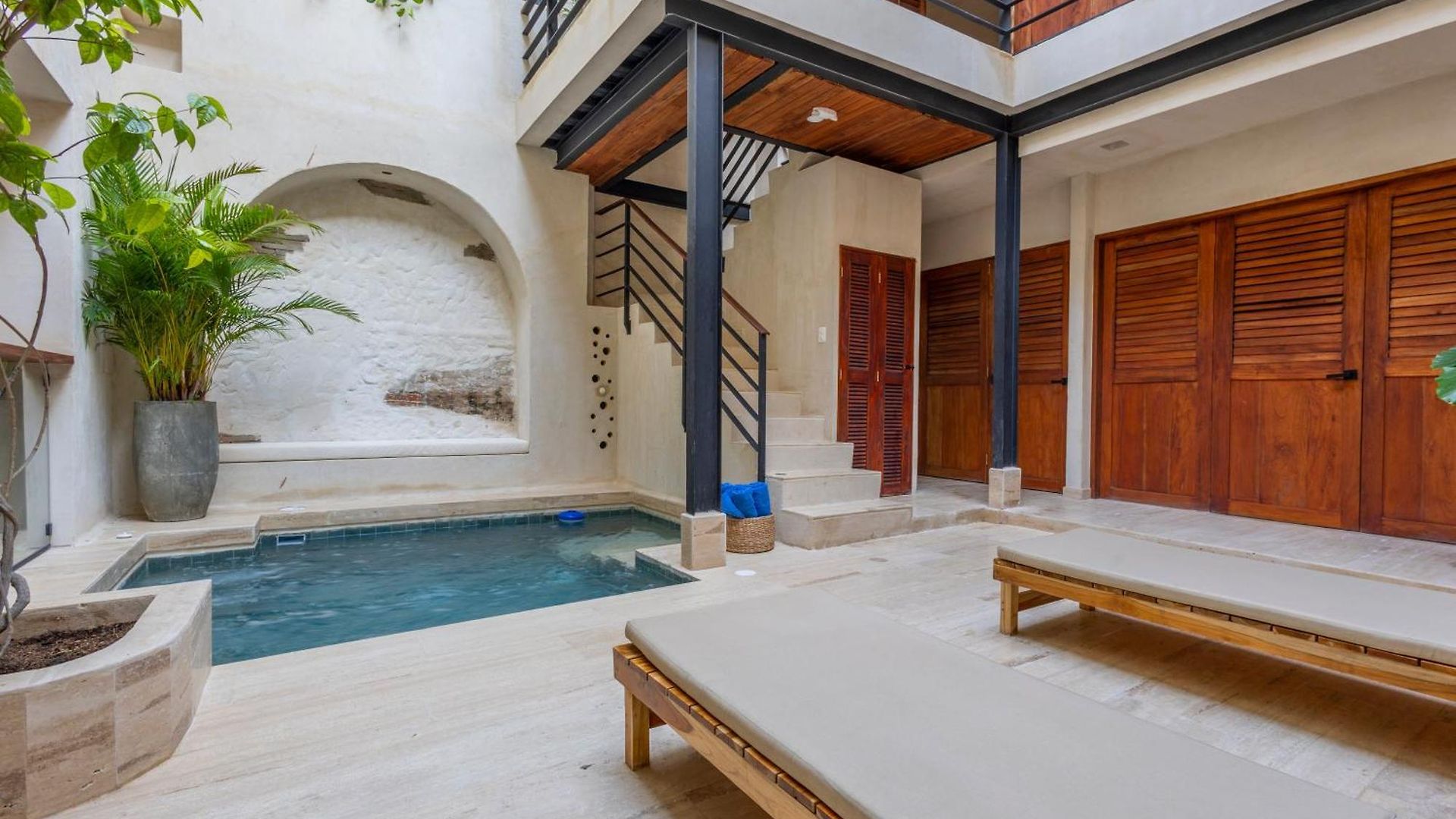 Casa Fernandez *